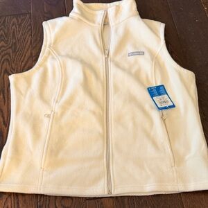 Columbia Cream Fleece Vest - Full Zip Women’s Vest